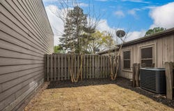 1675 S RAVENHILL Dr, Germantown, TN 38138