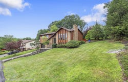 7 Sharon Drive, Moosic, PA 18507