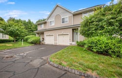 28 Florence Way, Farmington, CT 06032