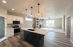 8109 W 24th St, Sioux Falls, SD 57106