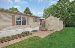 17 Oak Drive, Olmsted Twp, OH 44138