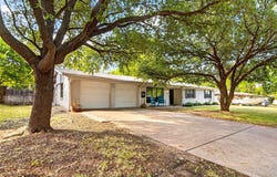807 W Elizabeth Drive, Robinson, TX 76706