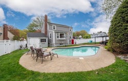 15 Palmer Rd, Beverly, MA 01915