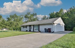 728 Meadowbrook Dr Drive, Lima, OH 45801
