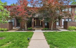 2012 Trailcrest Lane, St Louis, MO 63122