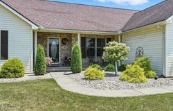 592 Gardenview Circle, Lima, OH 45801