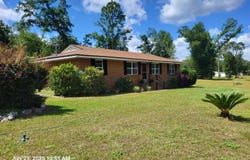 4881 Tall Pine Drive, Marianna, FL 32446