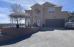 96 Sandia Mountain Ranch Drive, Tijeras, NM 87059