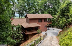 251 Ridge CIR, Blue Ridge, GA 30513