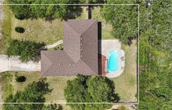 829 Redwood Avenue, Rockport, TX 78382