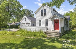 3 Woodward Lane SE, Grand Rapids, MI 49506