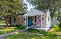 201 W RED BANK AVENUE, WEST DEPTFORD, NJ 08096