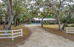 39 Aucilla Street, Panacea, FL 32346