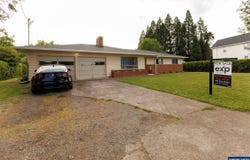 645 S Main St, Mt Angel, OR 97362