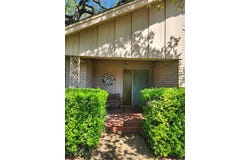 1117 Knotty Oaks Drive, Woodway, TX 76712