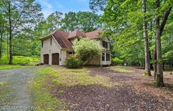 121 Cedar Lane, Canadensis, PA 18325