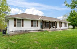 11220 W 359th Street, Paola, KS 66071