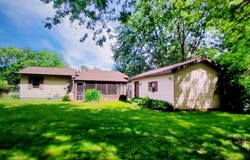 704 S 22nd Street, Chesterton, IN 46304