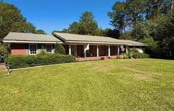 621 NW Magnolia Avenue, Magee, MS 39111
