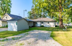 586 S Lakeshore Drive, Kimmell, IN 46760-9788