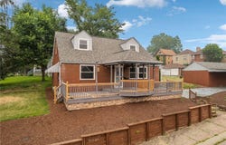 300 Pershing Dr, New Kensington, PA 15068