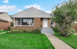 5253 Davis Street, Skokie, IL 60076