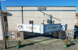1954 UNION AVE, North Bend, OR 97459