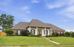300 Deer Hollow, Brandon, MS 39047
