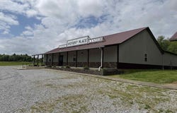 71 Commerce St, Hickory, KY 42051