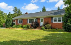 7437 Ridge View Rd, Mechanicsville, VA 23111