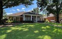 107 Little John Ln, Starkville, MS 39759