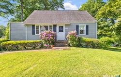 36 Romanock Place, Fairfield, CT 06824