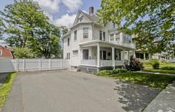 32 Greenleaf St, Springfield, MA 01108