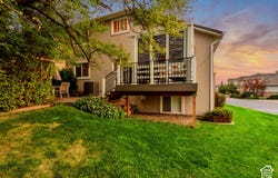 979 BROOK HAVEN Dr, Kaysville, UT 84037