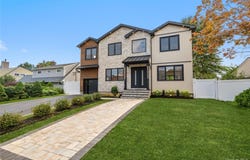 30 Hedge Lane, Westbury, NY 11590