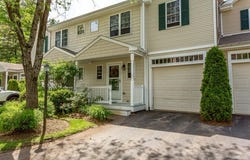 31 Sycamore Dr, Middleboro, MA 02346