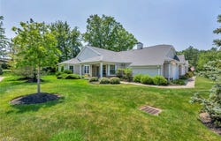 22 Campus Court, Avon Lake, OH 44012