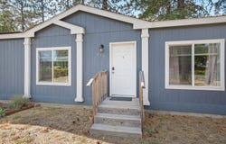 212 S Junction Avenue, Cave Junction, OR 97523