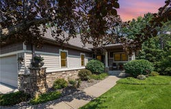 1323 Holly Avenue N, Oakdale, MN 55128