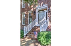 212  Smith St, Yorktown, VA 23690