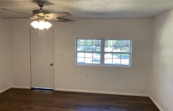 1423 1/2 S East Street, Benton, AR 72015