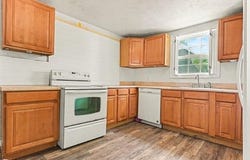 210 Days Avenue, Buchanan, MI 49107
