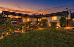 9135 S MORNINGVIEW Dr E, Sandy, UT 84094