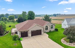 1349 Carolyn Blvd, Mayville, WI 53050