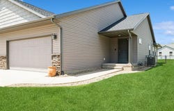5616 Dostal Drive SW, Cedar Rapids, IA 52404