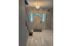 27 Rolling Rd, Franklin Twp., NJ 08873-2851