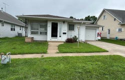 120 E Bazile St, Bloomfield, NE 68718