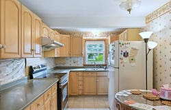 14 Palmer St, Quincy, MA 02169