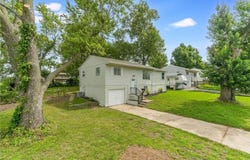 18000 E Shoshone Drive, Independence, MO 64058