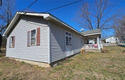 1501 Long Lane, Eldon, MO 65026